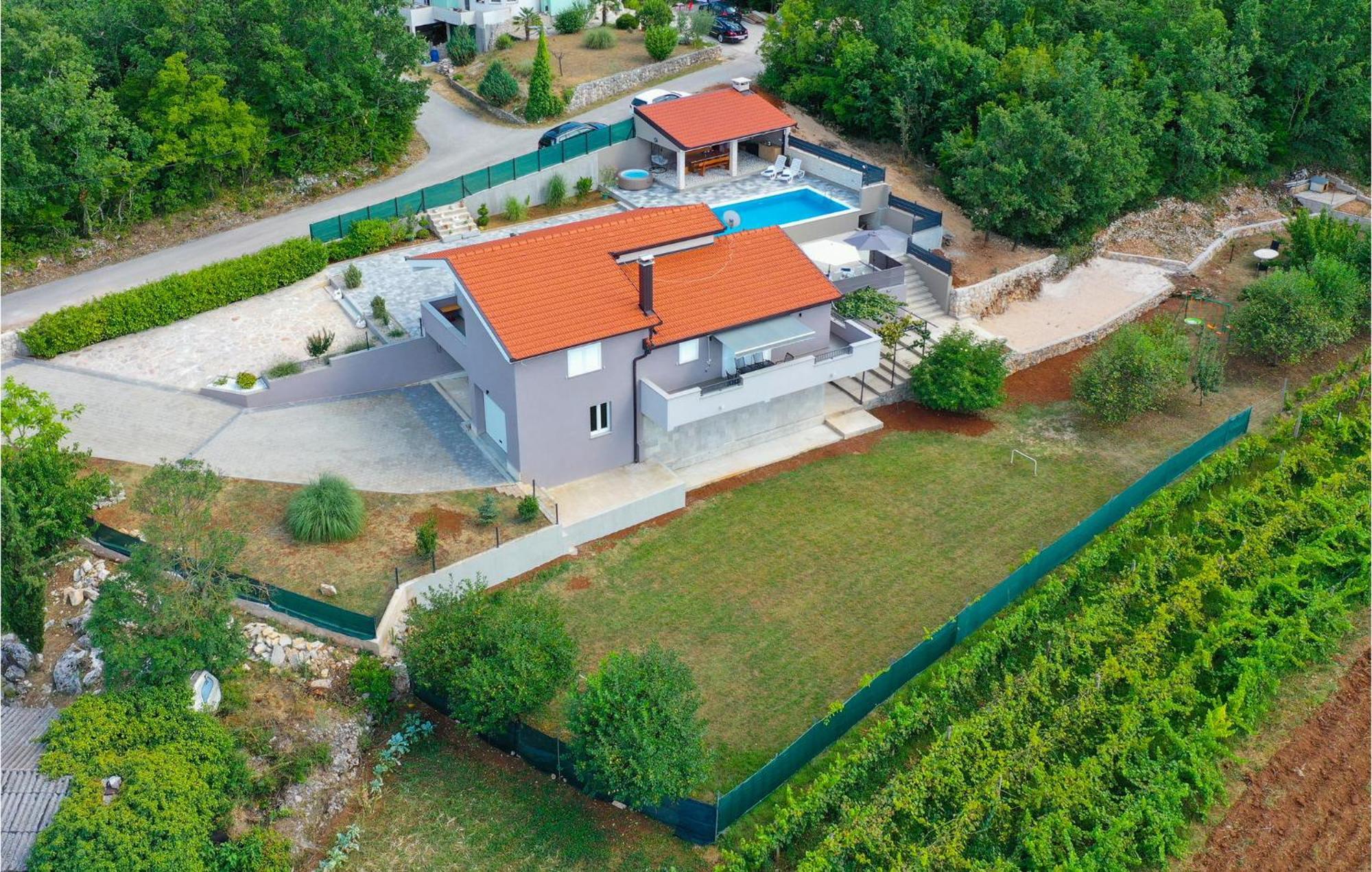 Дом отдыха In With Outdoor Swimming Pool *